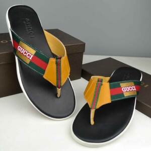 Chinelo amarelo de couro Gucci