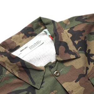 Jaqueta cargo camuflada Off White