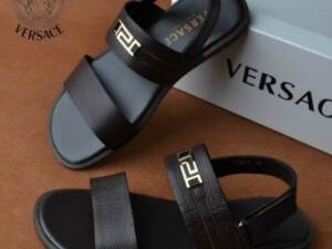Sandalia de Couro versace