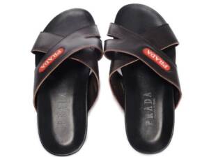 Sandália Chinelo de Couro Prada