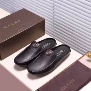 Sandália chinelo couro slipper Gucci