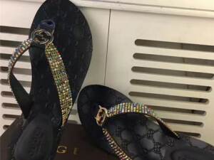 Sandália chinelo fem. couro Gucci