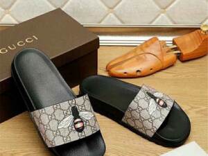 Sandália chinelo slipper abelha Gucci