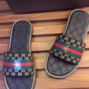 Sandália chinelo unissex couro Gucci