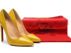 Sapato Pigalle Christian Louboutin 12cm.