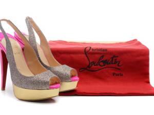 Sapato meia pata Christian Louboutin 14cm.