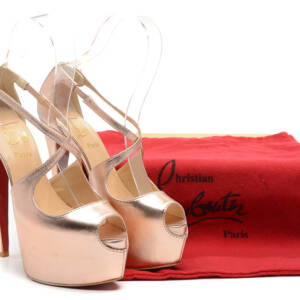 Sapatos de Salto Alto Couro Christian Louboutin