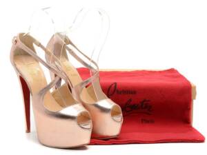 Sapatos de Salto Alto Couro Christian Louboutin
