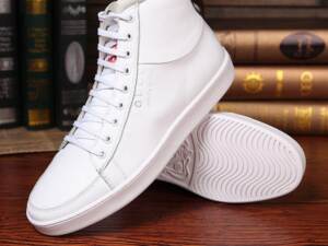 Tênis de couro Gucci
