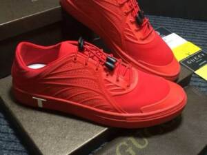 Tênis vermelho Gucci