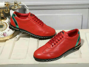 Tênis vermelho couro Gucci